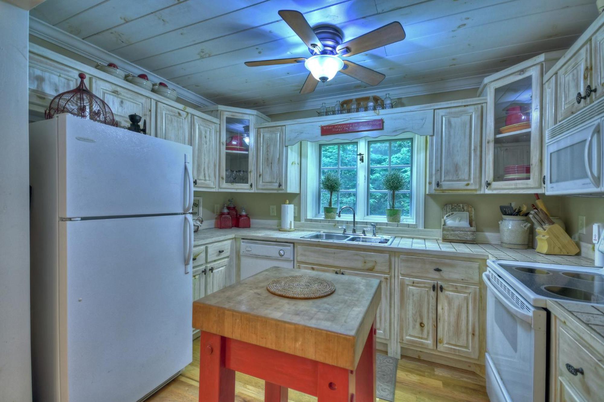 Southern Living Cottage Cozy Up By The Fire Relax On The Porch And Enjoy Peaceful Surroundings Blue Ridge Luaran gambar